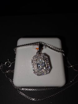 Womens Moissanite Pendant With Chain