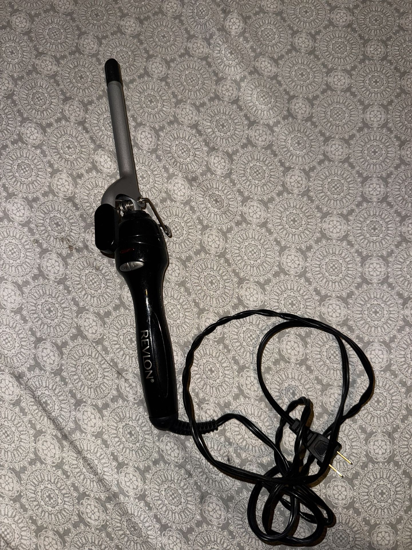 Revlon Perfect Heat 1/2” Triple Ceramic Curling Iron Black