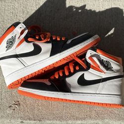 Electro Orange Jordan 1 High Men’s Sz9
