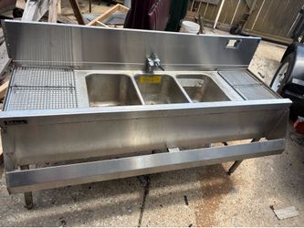 Commercial sink