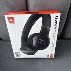 JBL WIRELESS HEADPHONES BRAND NEW 