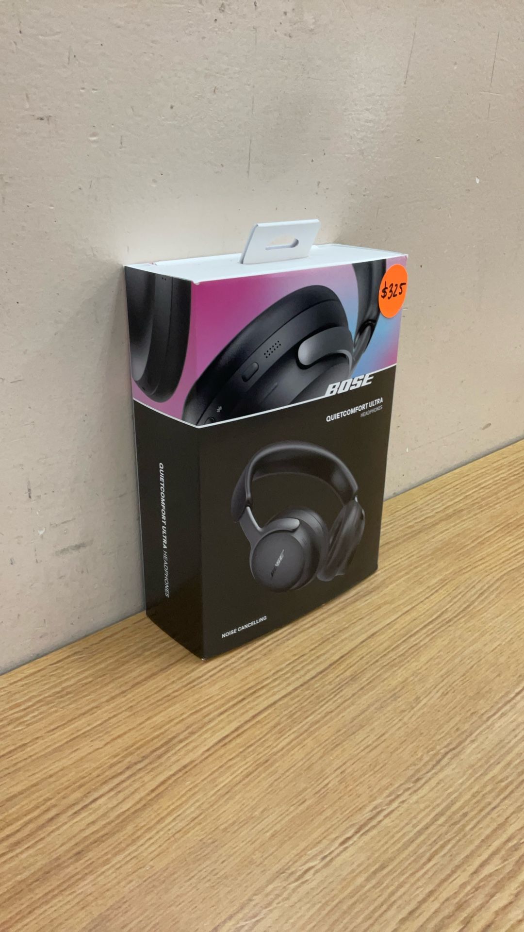 BOSE NOISE CANCELLING QUIETCOMFORT ULTRA HEADPHONES.