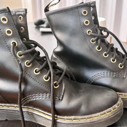 Dr Martens Boots -can Deliver 