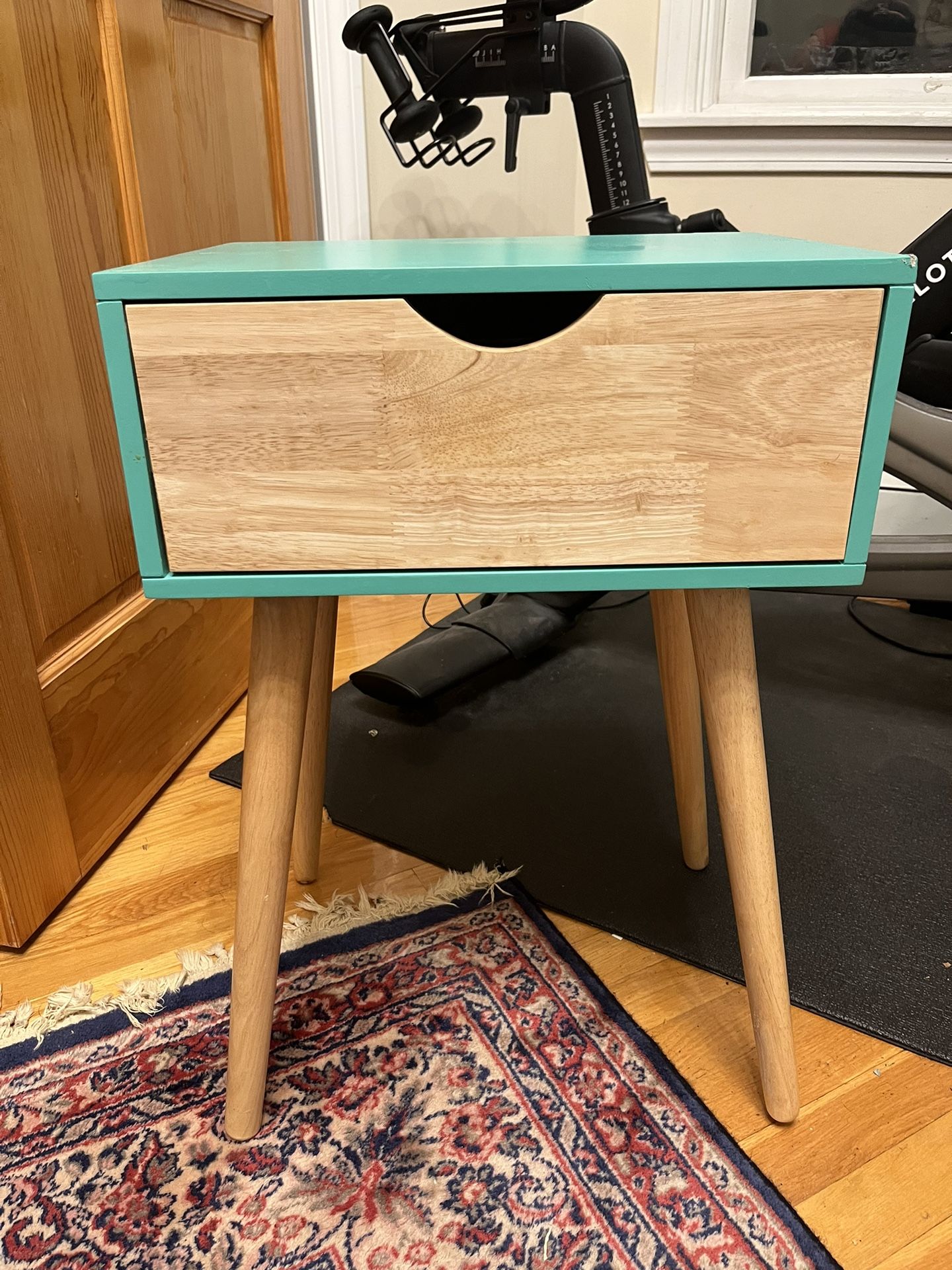 End table / Side Table / Nightstand With Storage 