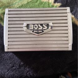 Boss Armor Amplifier 1500 Watts 