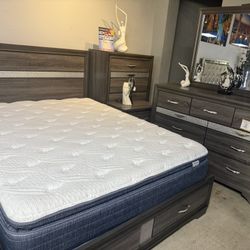 Huge Black Friday Special 5 Pc Bedroom Set With Storage Only $999