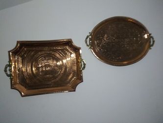 2- LARGE VINTAGE HAND MADE COPPER TRAYS . MADE IN INDIA