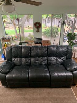 Dual recliner couch