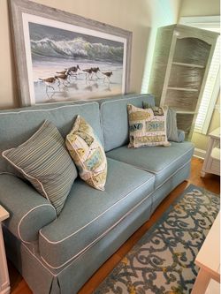 Like new couch  set