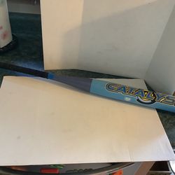 Girl’s softball bat Louisville Slugger TPS 33” 23 ounces, 2 1/4” barrel this is the Catalyst model. Plainfield, Illinois