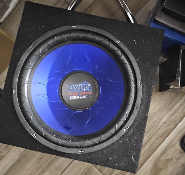Pyle blue wave 1200 watts Subwoofer