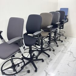 LIKE NEW STEELCASE STOOLS, AMIA, LEAP V2 AND GESTURE STOOLS AVAILABLE! STARTING AT $399! 