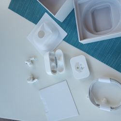 Apple AirPods 2Generation