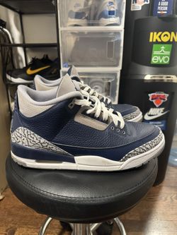 Jordan 3 “Georgetown” – Size 10.5