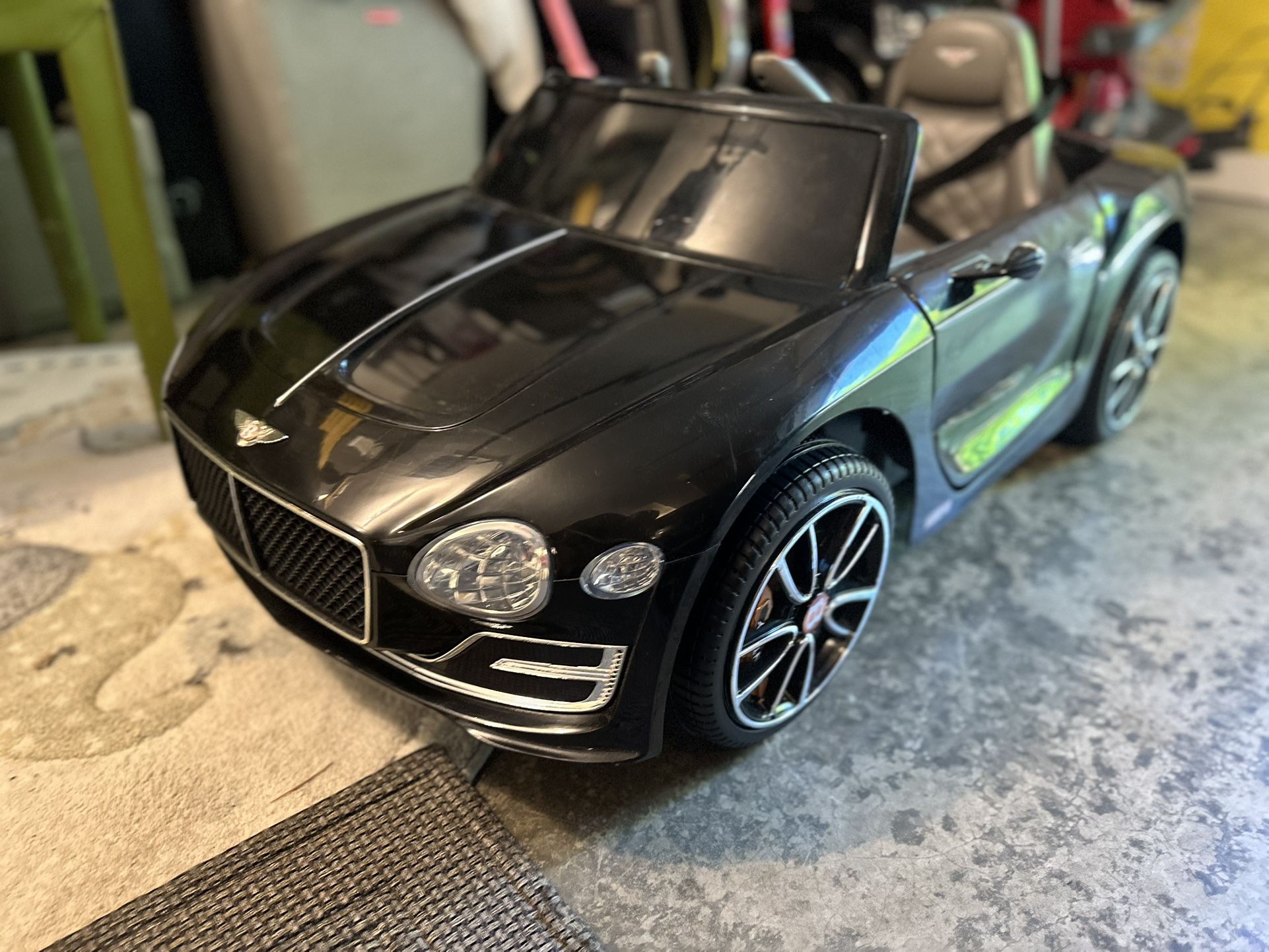 Aosom Kids Ride On Car 12V Licensed Bentley EXP12