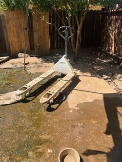 Pallet jack