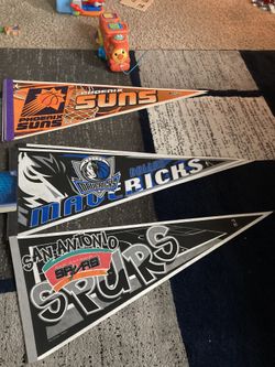 Vintage NBA Penants