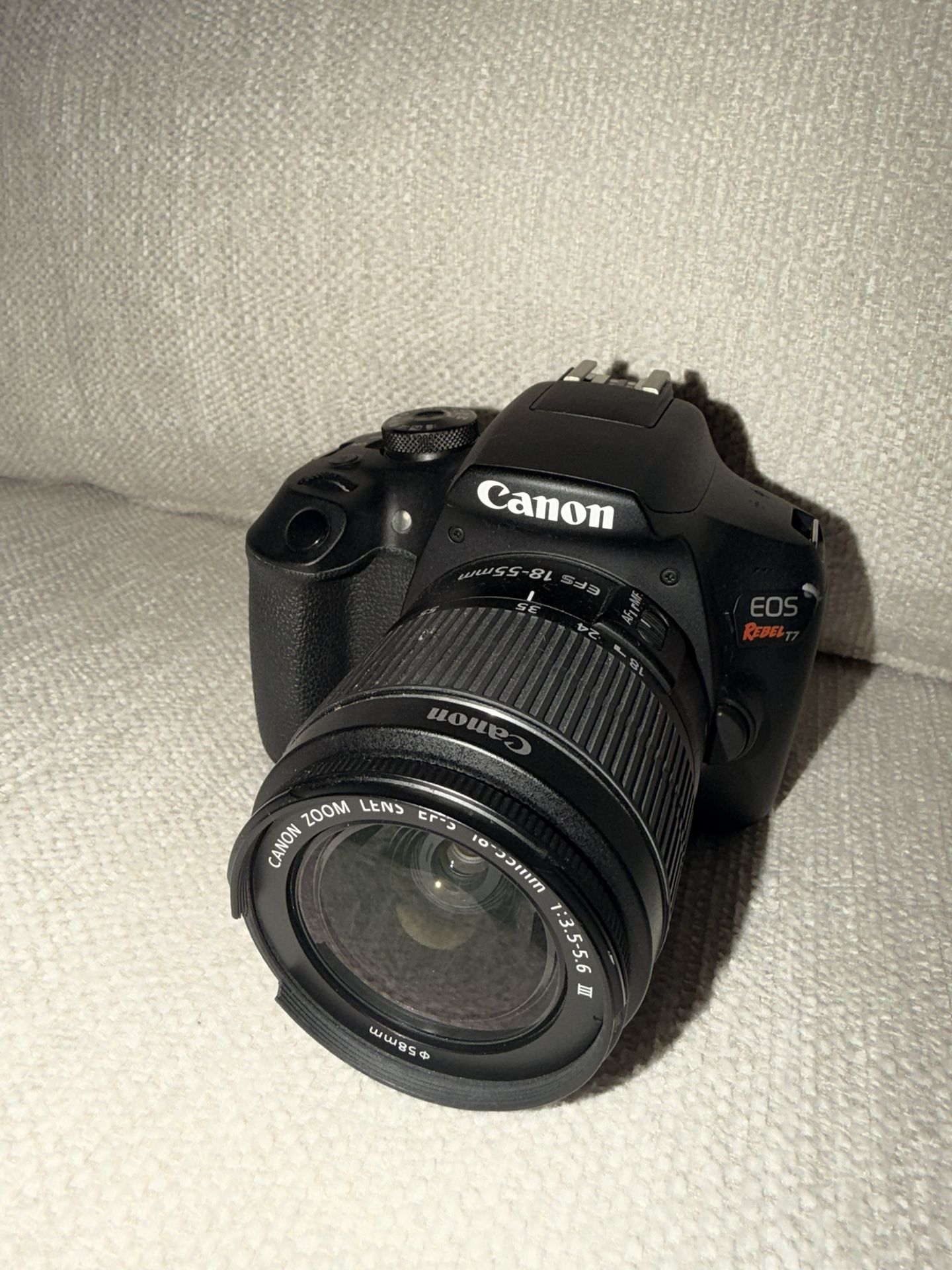 CANON EOS Rebel T7