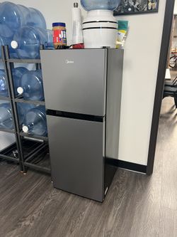 7.2 ft.³ refrigerator freezer