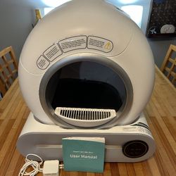 Brand New -Self Cleaning Kitty litter Robot.  Never used..