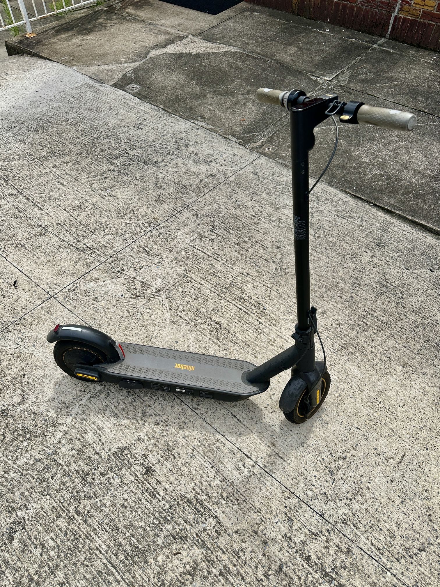 Electric Scooter Ninebot Max + New Tire