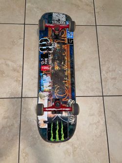 Skateboard (with Thunder trucks)
