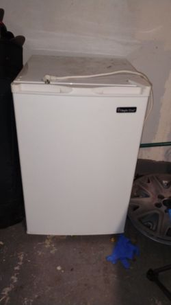 Magic chef mini freezer