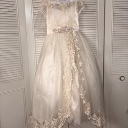First Communion Dress/ Vestido De Primera Comunión 