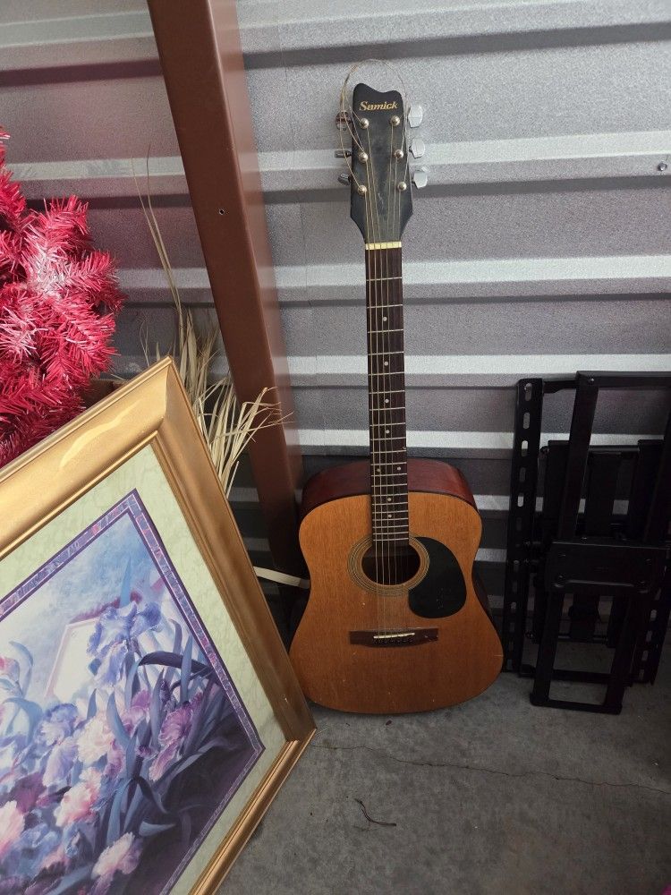 Guitar And Banjo
