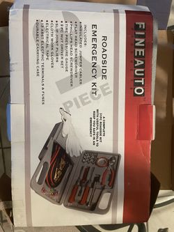 31 Piece Roadside Emergency Kit