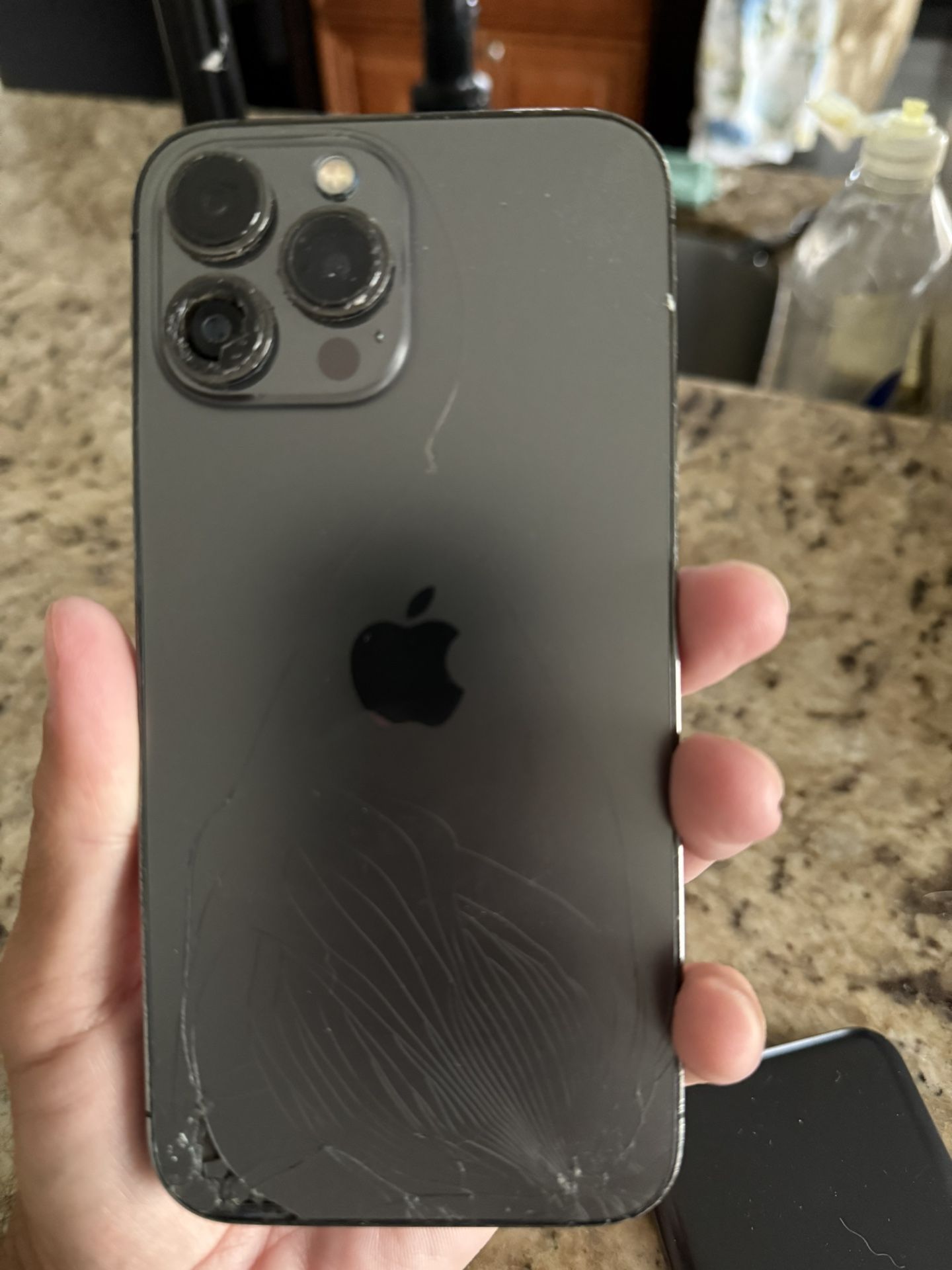 🔥 Apple Tech Bundle – iPhone 13 Pro Max + iPhone 11 Pro Max + iPhone X + HomePod Mini – $420 (Full Set)