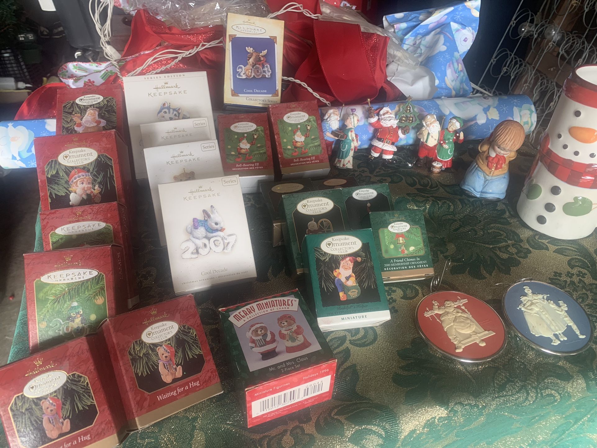 Christmas Ornaments Lit