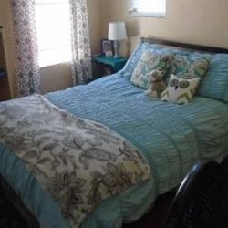 Full-size Bed 