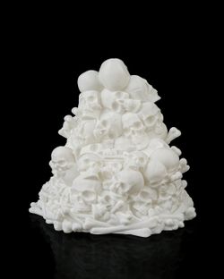 Bone Throne Skull Phone Holder Gothic Desk Decor Halloween Gift