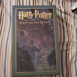 HARRY POTTER AND THE HALF BLOOD PRINCE DELUXE EDITION 1ST EDITION SCHOLASTIC