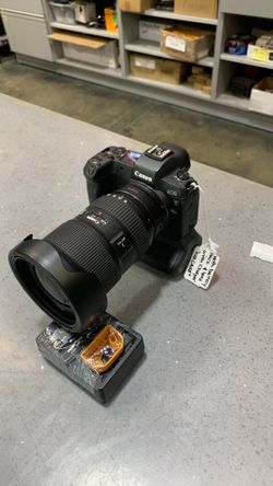 Canon eos r camera $1799.99