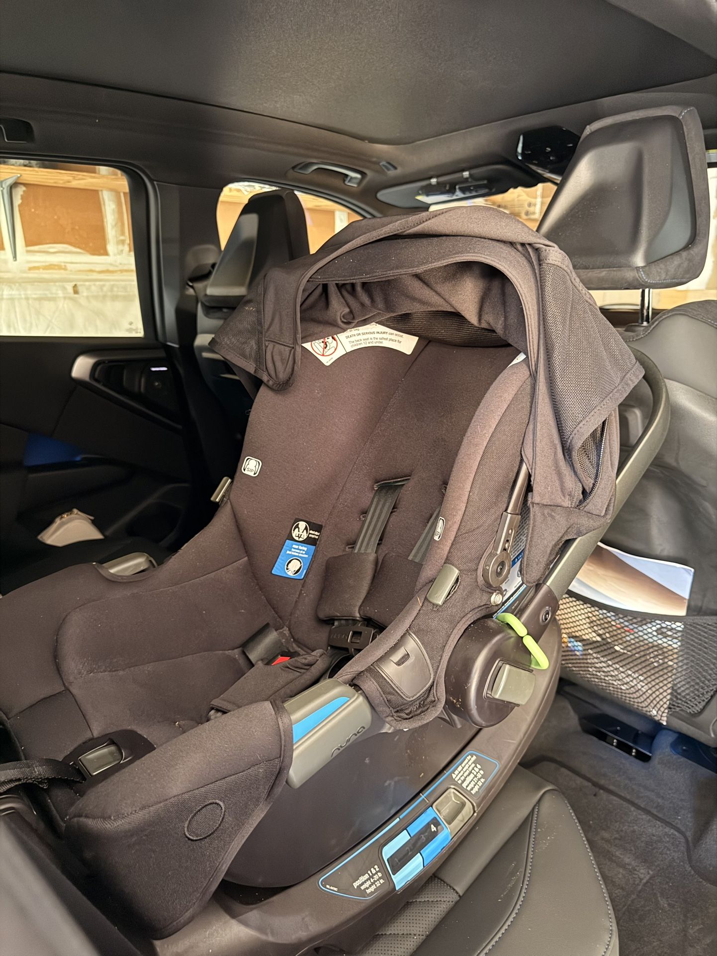 Nuna Pipa Rx Infant car seat - Really Good condition