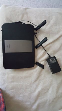 Linksys EA6900 4-Port Gigabit Wireless AC Router