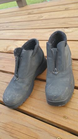 Ladies Crater Ridge snow boots size 10