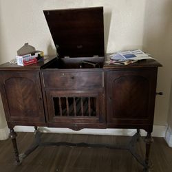 Antique 1800 hand crank record player