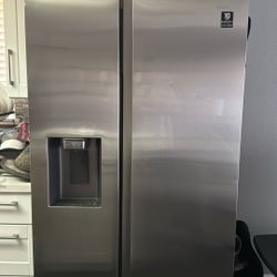 Samsung 36 in. 27.4 cu. ft. Standard Depth Side by Side Refrigerator in Fingerprint-Resistant Stainless Steel