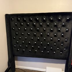 Queen Bedframe 
