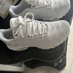 White Women Nike Shoes