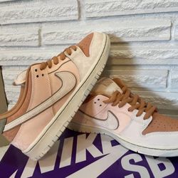 Nike Dunk Low Sb Trocadero Gardens 