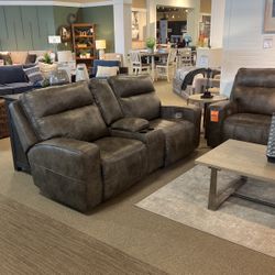 LEATHER DUAL POWER RECLING SOFA AND LOVE SEAT 