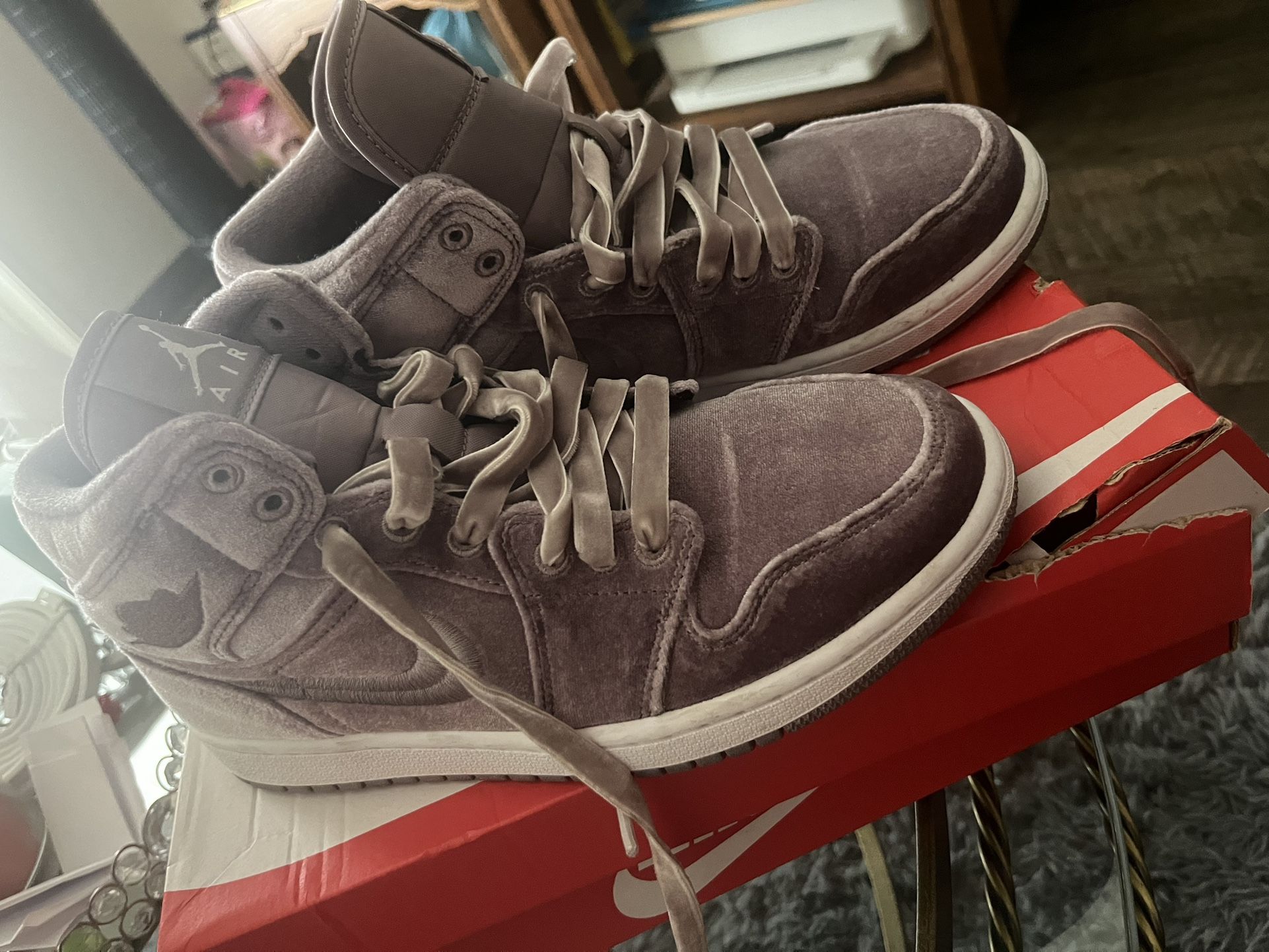 Jordan 1 Purple Velvet