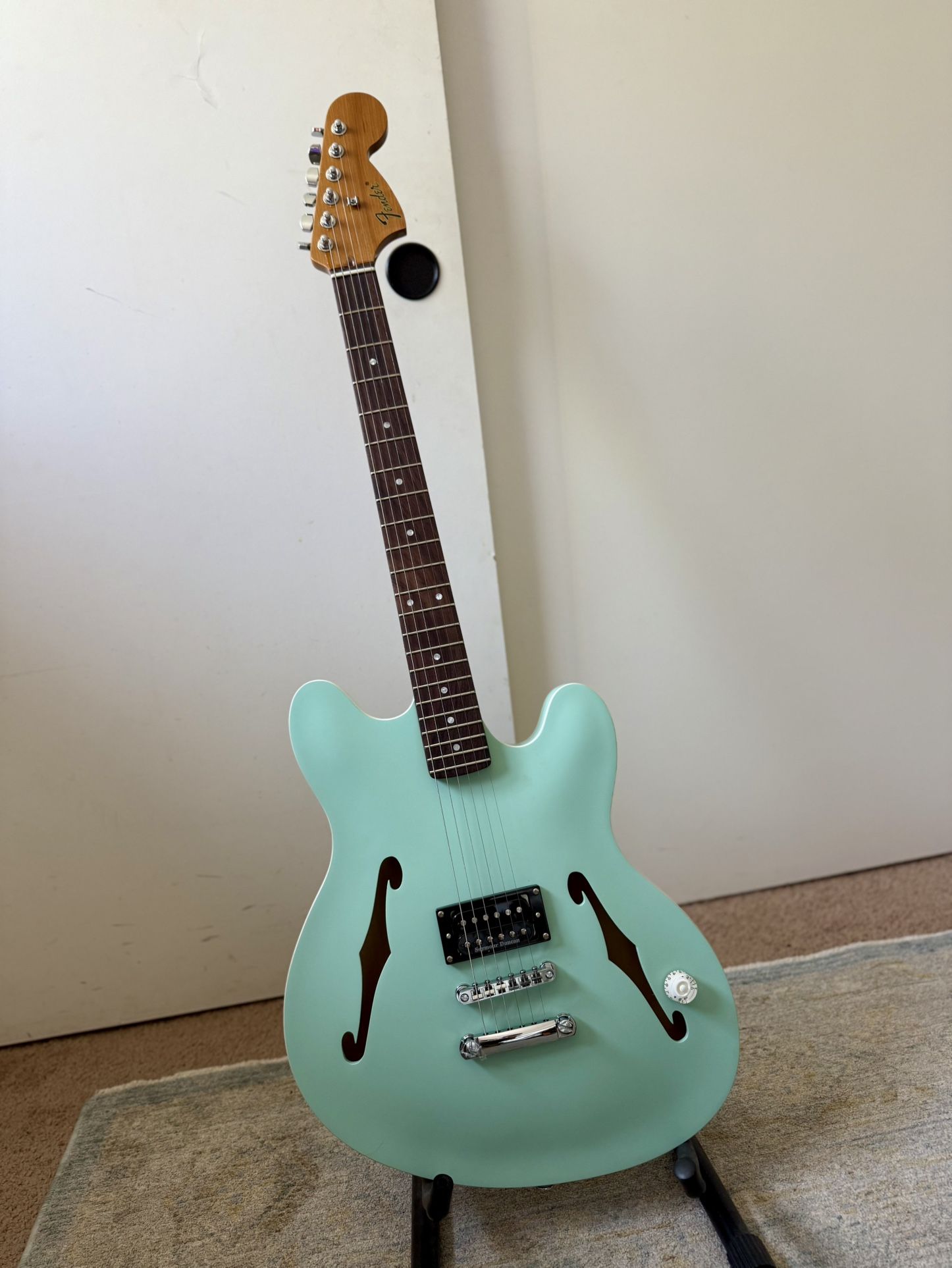 Tom Delonge Starcaster