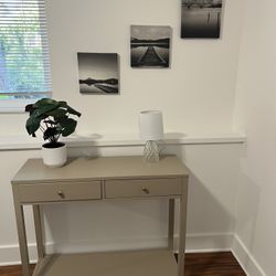 Entrance Table:////New///Study And Office Table 