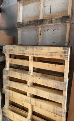 Free pallets -Hialeah Gardens