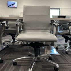 New Conference Chair - Nova III